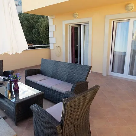 アパート Dusanka ピサック