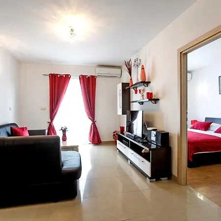 Dusanka アパート ピサック