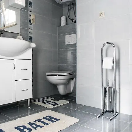 Dusanka アパート ピサック