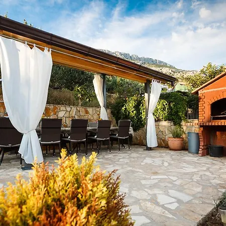 アパート Dusanka ピサック